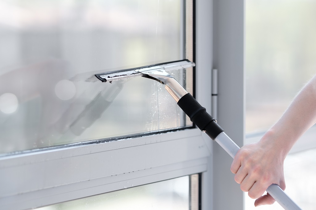 How to Clean Windows? Euro Maids